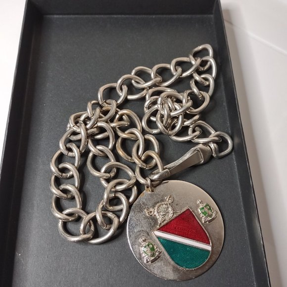 Large Coat Of Arms Pendant On Very Heavy 27.5 Inch Chain - Picture 12 of 14